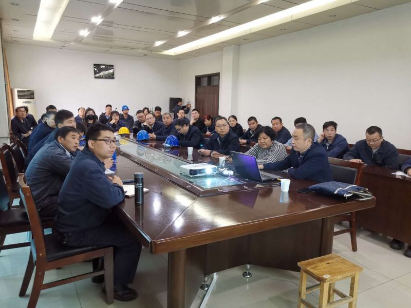 
				   
					學(xué)習(xí)固體廢物防治法、提高環(huán)境治理能力——黃河同力舉辦新版《固體廢物污染環(huán)境防治法》培訓(xùn)班
				 